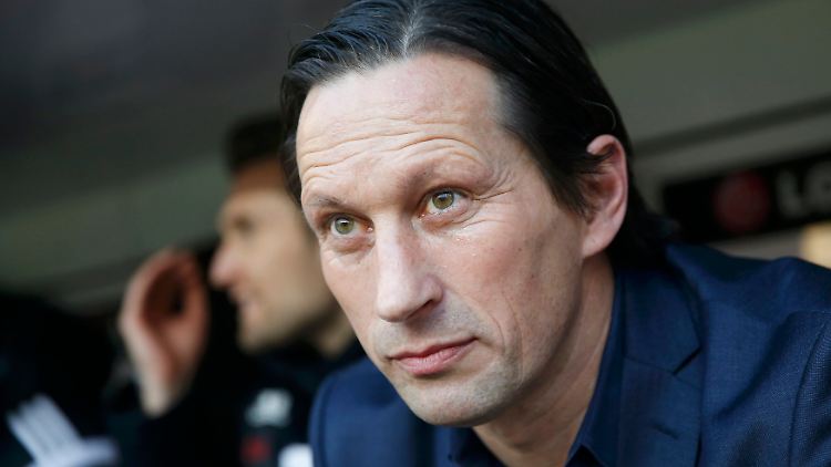 Leverkusens Trainer Roger Schmidt ließ seine Mannschaft ein extrem aggressives Pressing spielen.