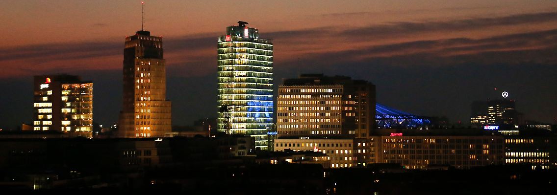 Der Potsdamer Platz im Abendlicht.