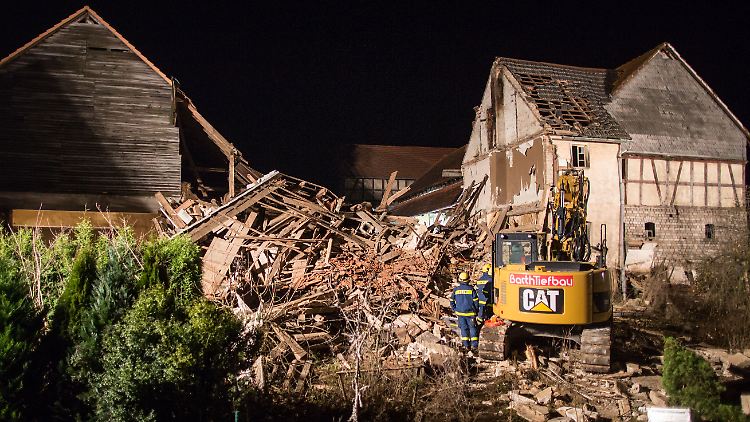 Viel ist nicht mehr übrig: Das Haus war alt und marode.