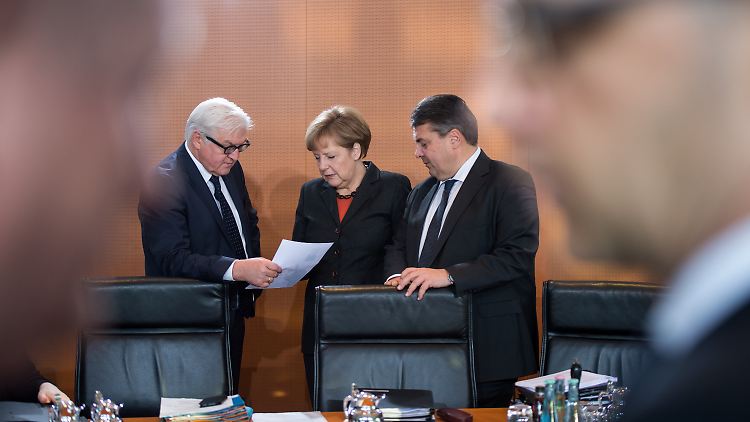 Es weihnachtet in der Großen Koalition: Am ersten Jahrestag des schwarz-roten Bündnisses ist man sich in allen Fragen einig.