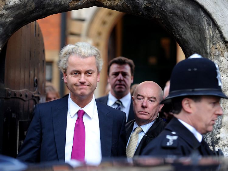 Die PVV von Wilders hat 24 Mandate bekommen.