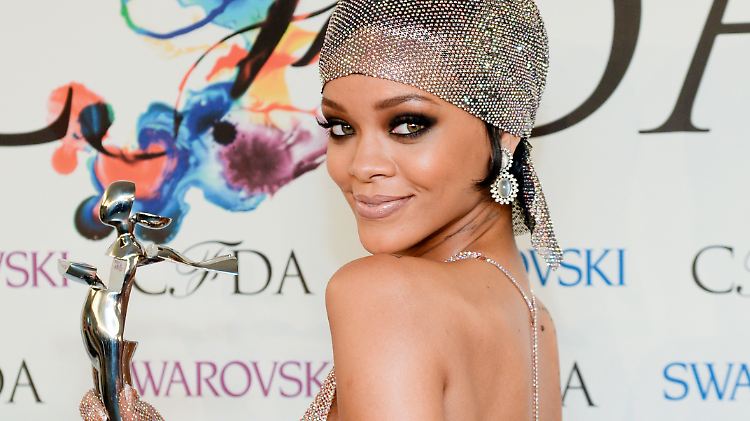 Passt ja: In diesem Jahr bekam Rihanna den Fashion Icon Award verliehen.