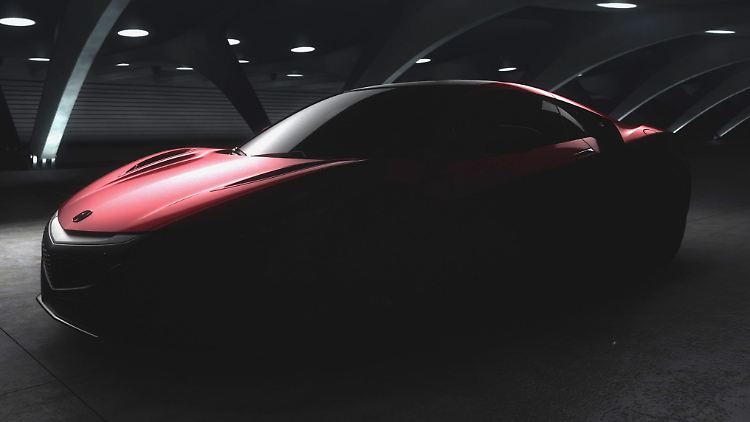 Erste Bilder zeigen, dass der Mittelmotor-Sportwagen erfreulich viel Ähnlichkeit mit der vor fast drei Jahren vorgestellten, expressiven Studie hat.