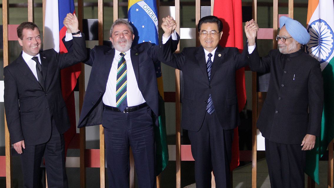 Die Präsidenten der BRIC-Staaten (l-r): Medwedew (Russland), Lula (Brasilien), Hu (China) und Singh (Indien).