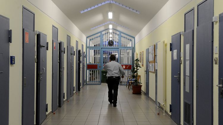 Innenansicht der JVA Bruchsal. Mit vielen freiwilligen Rückkehrern rechnet man bei den Behörden nicht.