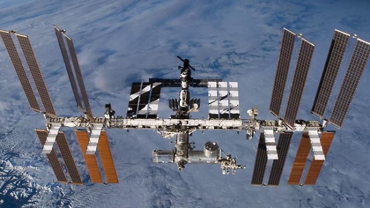 Rund 400 Kilometer über der Erde: die ISS: