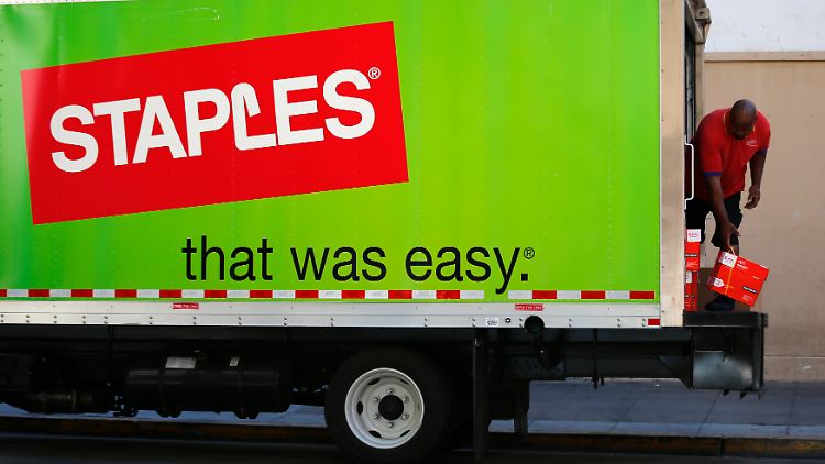 Druckertinte, Bürostühle, Papier für den Kopierer: Staples beliefert Büros mit Dingen des täglichen Bedarfs.