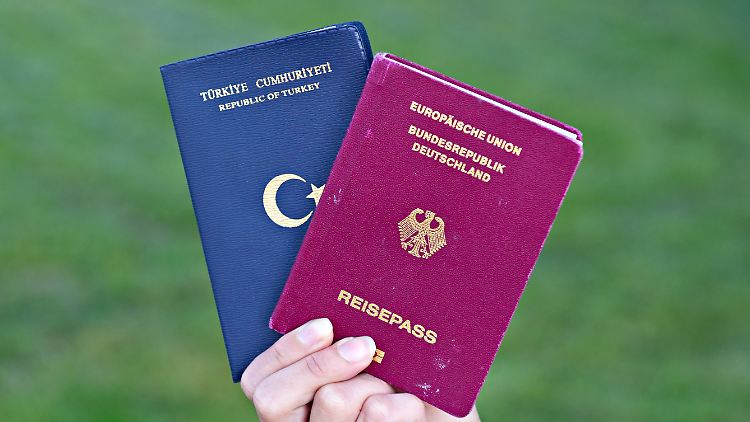 Den einen? Oder den anderen? Für rund 500.000 Menschen entfällt nun die Qual der Wahl.