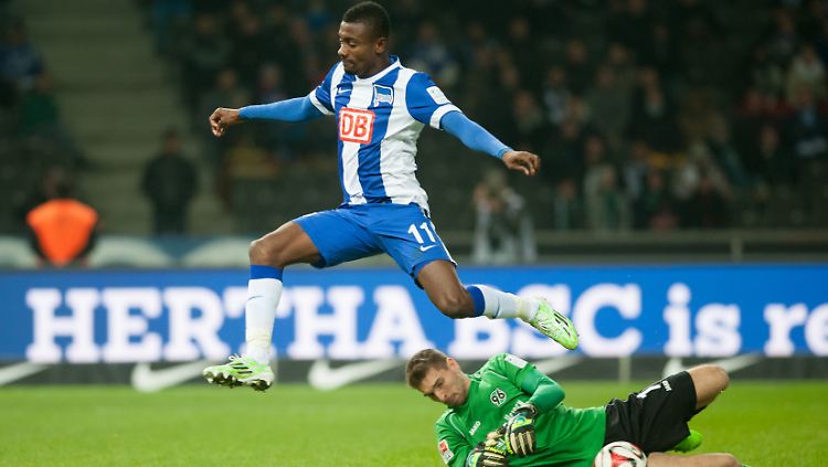 Will sich nach dem Afrika-Cup Gedanken um den Fortgang seiner Karriere machen: Berlins Star-Stürmer Salomon Kalou. 