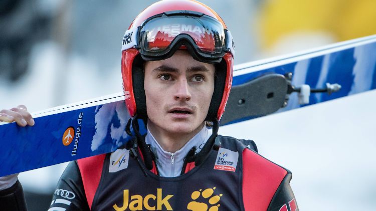 Richard Freitag. Er kam auf 128,5 und 135,5 Meter.
