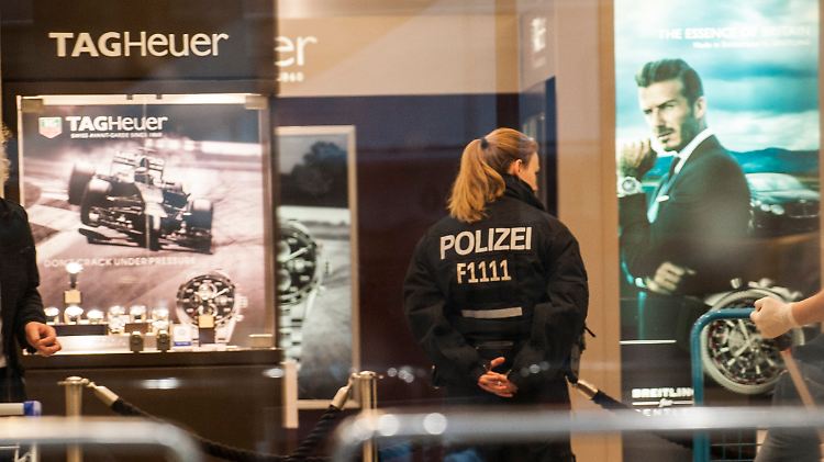 Die Glitzerwelt hat nur kleine Schrammen abbekommen.
