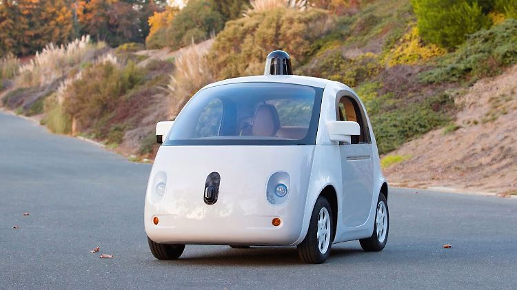 Der selbst fahrende Kurvenflitzer von Google soll ab 2015 auf kalifornischen Straßen zu sehen sein.
