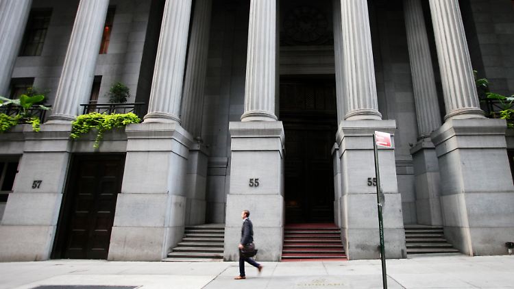Früherer Feierabend, ein Tag Pause: die Wall Street in New York.