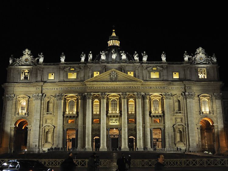 Am ersten Weihnachtsfeiertag wird Papst Franziskus den Segen "Urbi et Orbi" geben. Millionen von Menschen weltweit verfolgen dieses Ereignis.