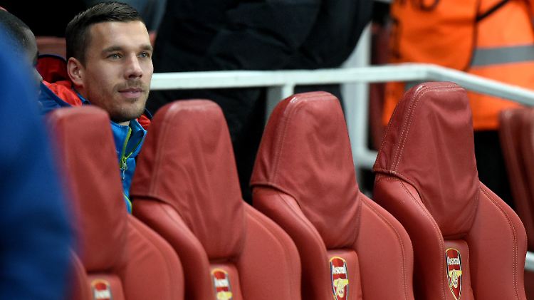 Italienische Reize: Lukas Podolskis Abschied vom FC Arsenal könnte in Kürze bevorstehen.
