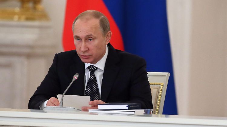Putin lobte die jüngsten Schritte der Regierung im Kampf gegen die Krise.