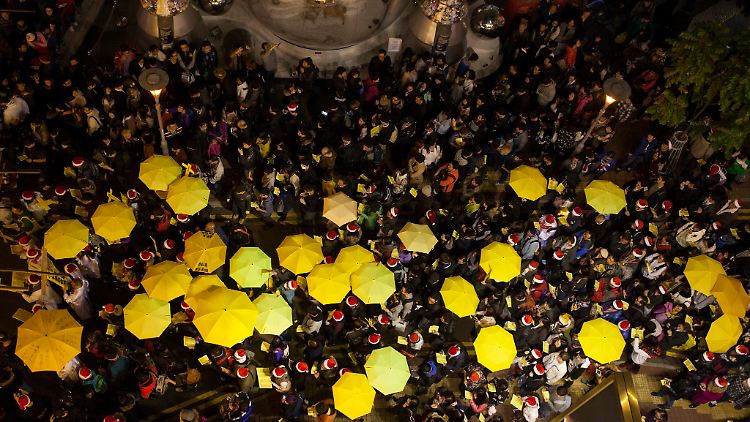 Nach der Räumung vor drei Wochen versammeln sich Anhänger der Demokratiebewegung erneut.