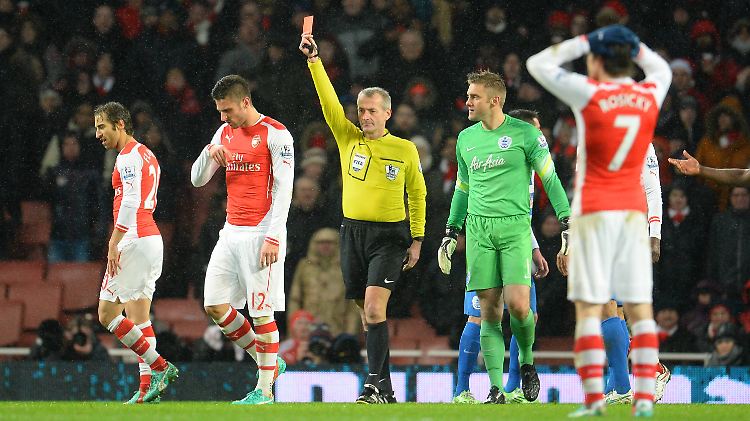 Trotz roter Karte für Olivier Giroud gewann Arsenal.