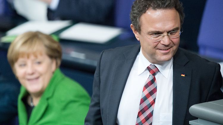 Zwischen 2011 und 2014 war Friedrich Minister in Merkels Kabinett, dann trat er zurück.