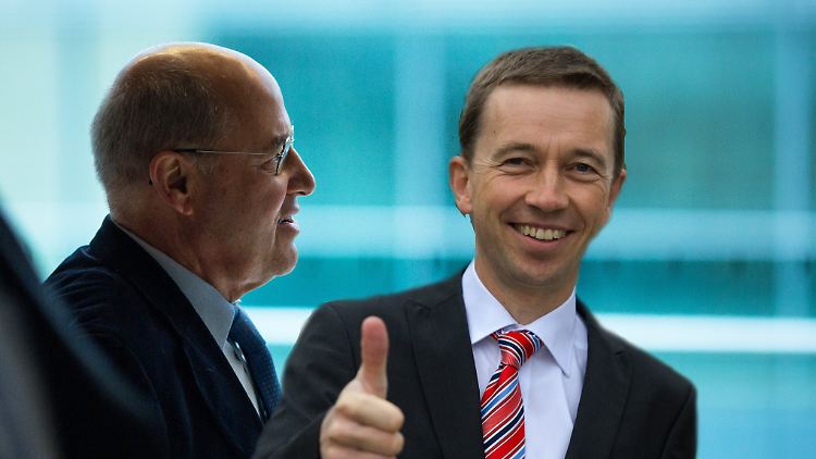 Die Parteien von Gregor Gysi (l.) und Bernd Lucke liegen politisch in vielen Punkten weit auseinander, in der Gemeinde Muldenstausee war das bisher kein Hindernis für eine gemeinsame Fraktion.