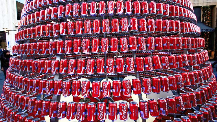 Bei der weltweiten Coca-Cola-Kampagne werden Vornamen auf die roten Dosen gedruckt. Im Libanon kommt das sehr gut an. Könnte man gar mit dem Strohhalm über einen neuen Präsidenten abstimmen?