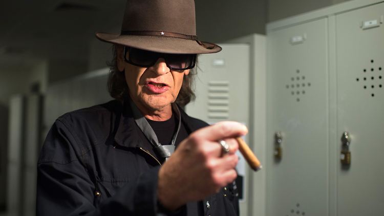 Udo Lindenberg will im Sommer topfit sein - dafür wird jetzt nur noch gepafft.