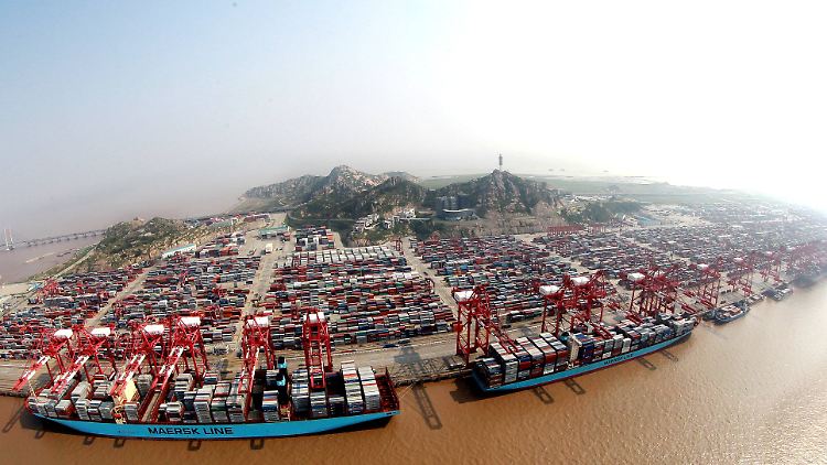 Der Freihandelshafen von Shanghai. Auch der Export wird die schwächelnde Konjunktur nicht ausgleichen können.
