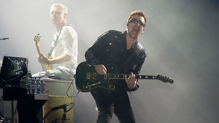 Davon geht die Welt nicht unter - aber für Bono wäre es schon schlimm, wenn er nicht mehr Gitarre spielen könnte.