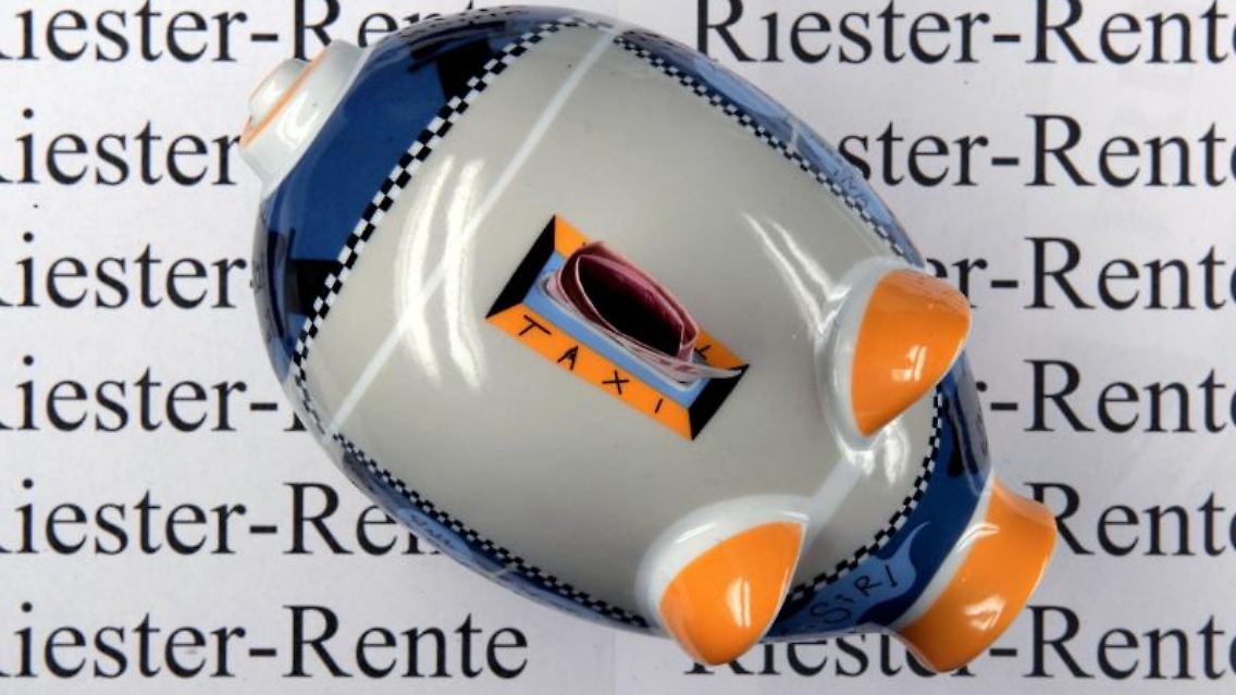 Der Teufel steckt manchmal im Detail: Fehler können auch in Riester-Bescheinigungen vorkommen. Sparer müssen hier aufpassen und fristgerecht auf Fehler hinweisen. Foto: Jens Büttner