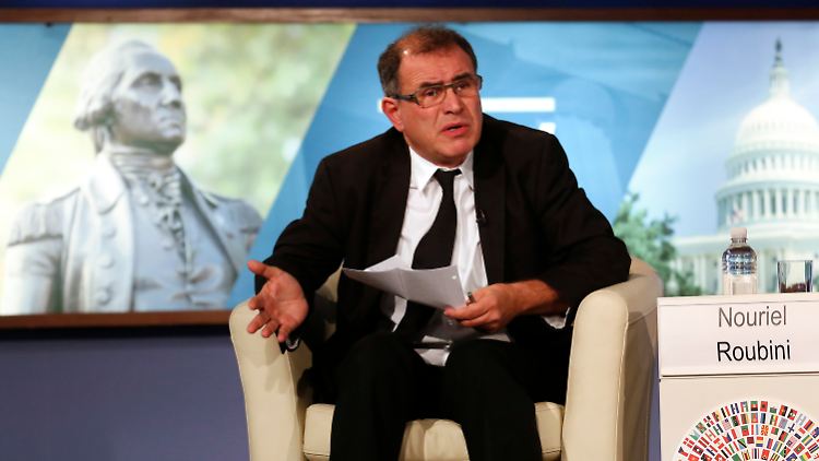 Star-Ökonom Nouriel Roubini legt sich wieder ins Zeug. Hier im August 2014 bei einer Podiumsdiskussion von IWF und Weltbank in Washington.