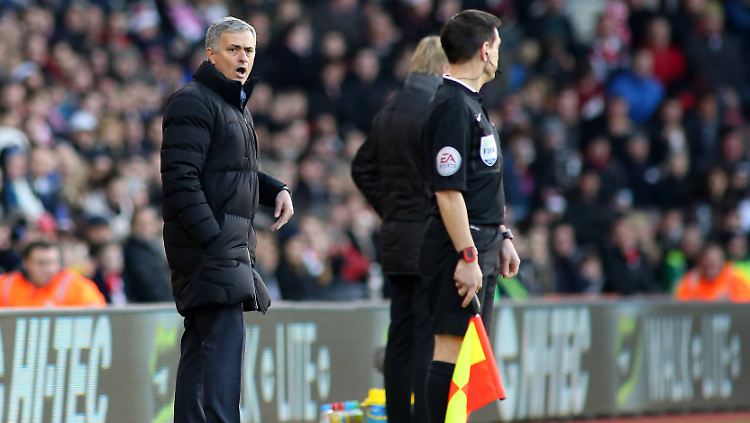 Im Zweifel gegen den Schiedsrichter: José Mourinho bleibt sich auch 2015 treu.