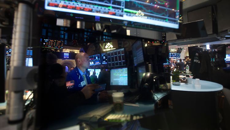 Der erste Wochenschluss nach dem Jahreswechsel: Die Wall Street steckt die schwachen ISM-Daten recht robust weg.