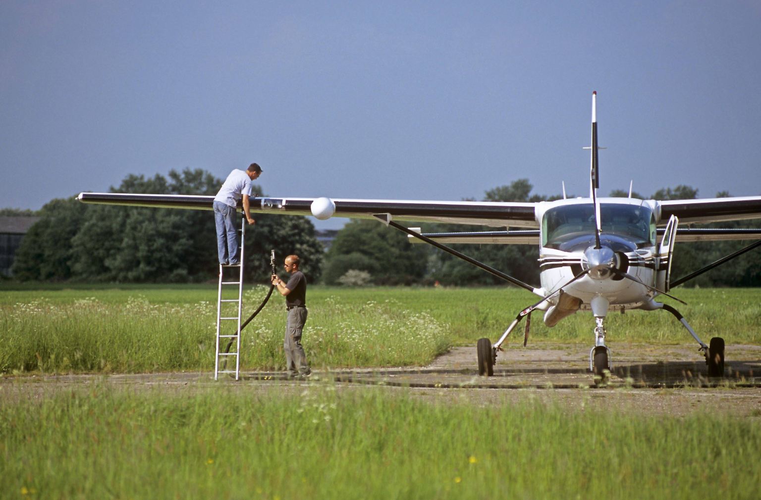 Der erste tödliche Flugzeugabsturz geschieht am 18. Januar in Guyana. Eine einmotorige Cessna 208B - auf dem Bild ein baugleiches Modell - stürzt ab, zwei Menschen kommen ums Leben.