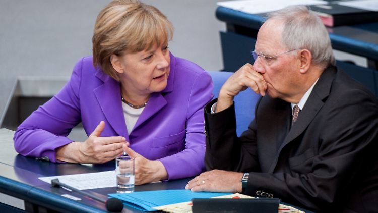 Das Jahr beginnt mit neuen alten Herausforderungen für Kanzlerin Merkel und Finanzminister Schäuble.