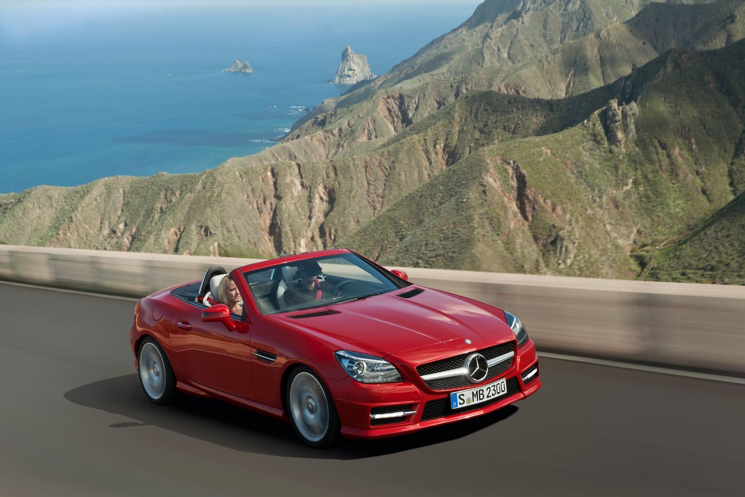 Der Mercedes Benz SLK (W172) ist in diesem Jahr einer der Gewinner des TÜV-Reports. Bei den Zwei- bis Dreijährigen hatte der offene Stuttgarter die wenigsten Mängel. 