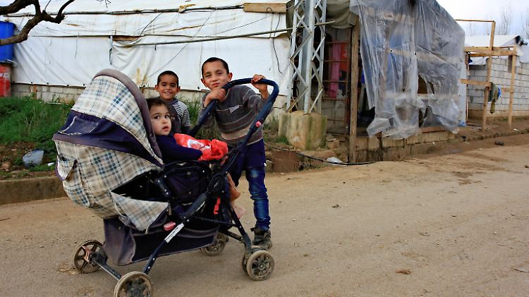 Das Leben für syrische Flüchtlinge im Libanon ist hart - doch sie sind froh, dass sie immerhin in Sicherheit sind.