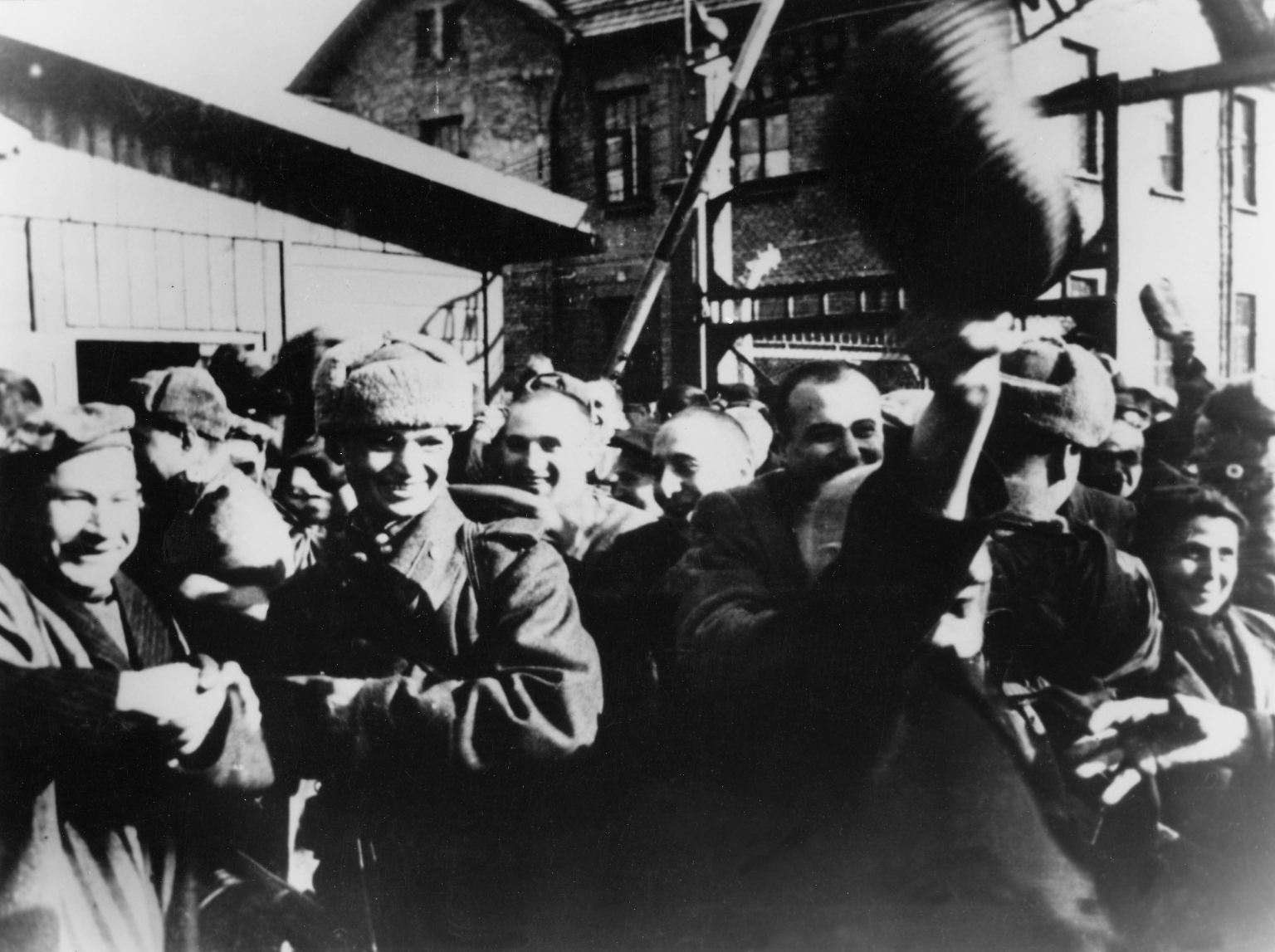 Es ist Samstag, der 27. Januar 1945, als die ersten sowjetischen Soldaten nach Auschwitz kommen.