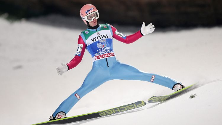 Das müsste reichen! Stefan Kraft nach einem Sprung in Bischofshofen.