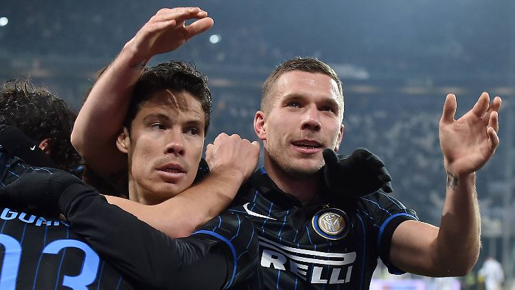Wer es gut mit ihm meint, der bilanziert, dass mit ihm die Wende kam: Lukas Podolski, seit Montag in Diensten von Inter Mailand.