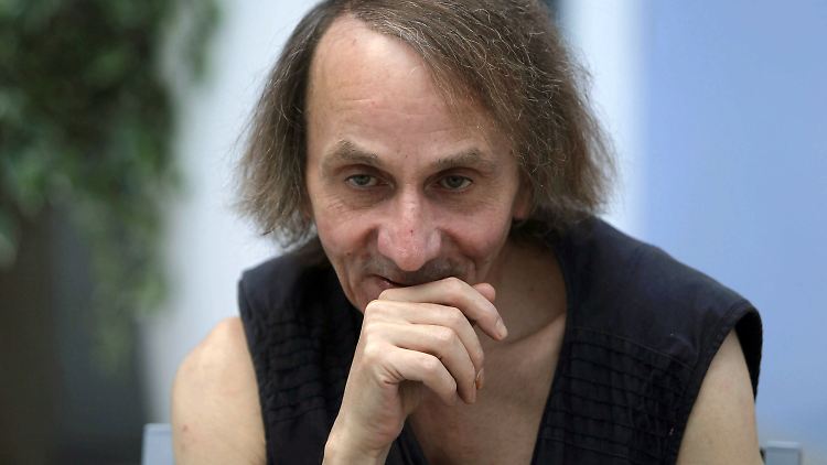 Houellebecq sorgt derzeit mit dem Roman "Soumission" (Unterwerfung) für Furore.