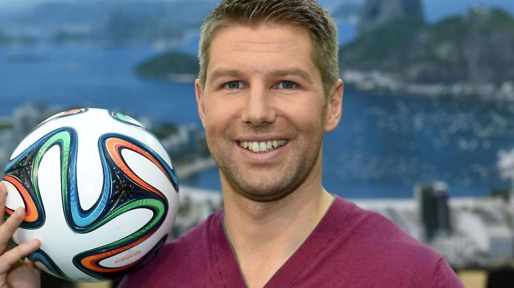Thomas Hitzlspeger gibt Jürgen Klopp ein paar nützliche Tipps für sein Engagement an der Anfield Road.