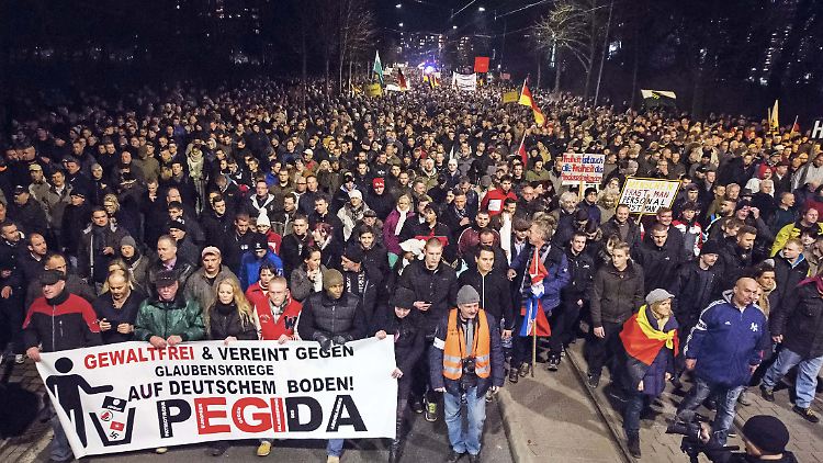 Pegida: Bald auch gemeinnützig?