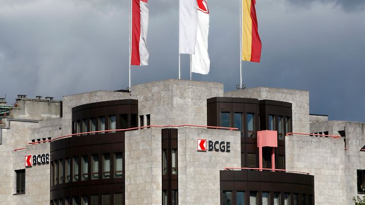 Ein Hacker ist nach eigenen Angaben in das Computersystem der Genfer Kantonalbank eingedrungen.