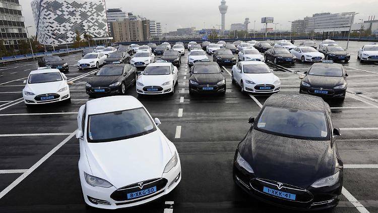 Der Elektroauto-Fabrikant Tesla wird einer der Verlierer dieses Jahres sein, glaubt Auto-Experte Becker.