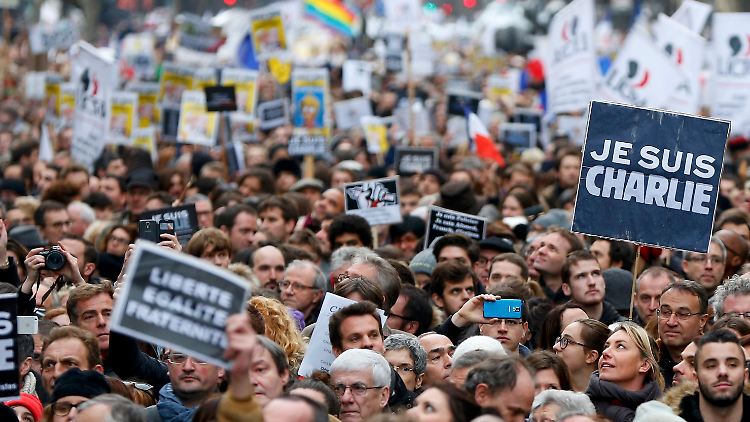 Mehr als eineinhalb Millionen Menschen kamen allein in Paris zusammen, um der Opfer der Anschläge zu gedenken.