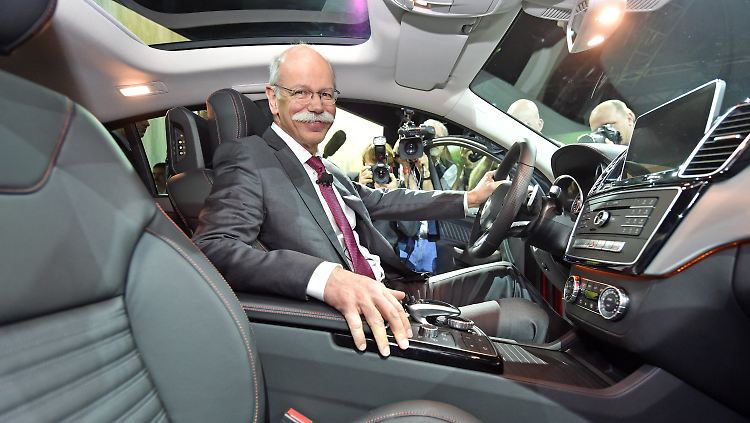 Dieter Zetsche präsentiert in einem Detroiter Hotel das neue Mercedes-Benz GLE Coupe.