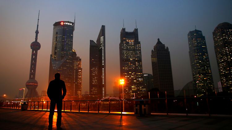 Blick auf den Finanzdistrikt von Shanghai.