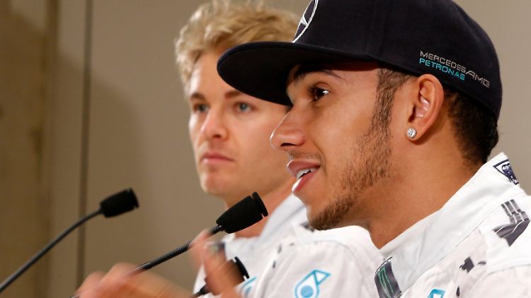 Nico Rosberg (l.) und Lewis Hamilton arbeiten mit Hochdruck an ihrer Fitness für die anstehende Formel-1-Saison.