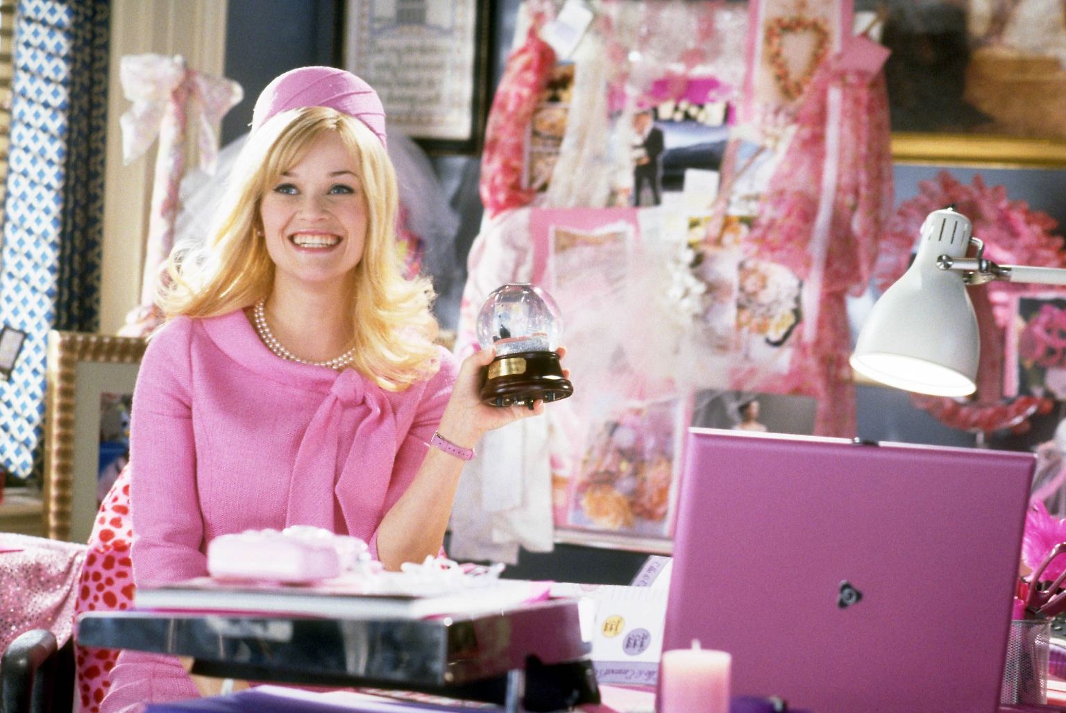 Reese Witherspoon kennt man als Blondchen in Pink in "Natürlich blond", …