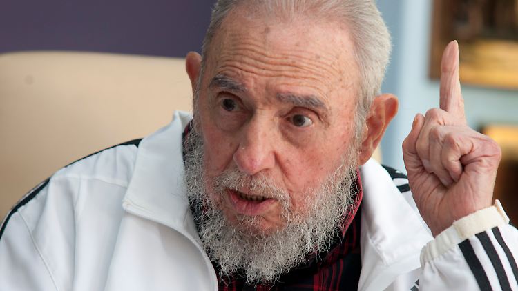 Dieses Bild von Castro stammt aus dem Juli 2014. Immer wieder wird die Nachricht vom Tod des Ex-Machthabers verbreitet.